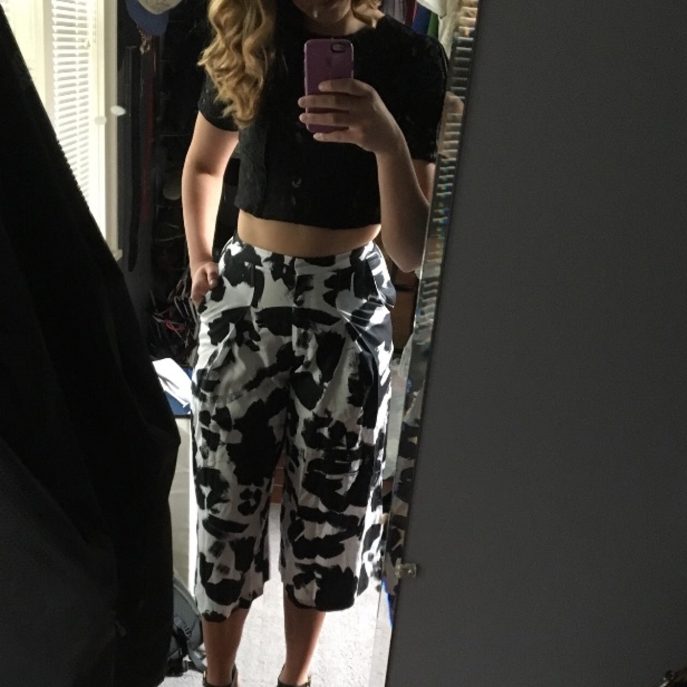 Kendall + Kylie Pleat Crop Trousers